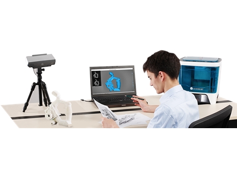 Shining EinScan-SP V2 3D Scanner scanning the model