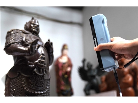 SHINING 3D - EinStar Handheld 3D Scanner scanning object
